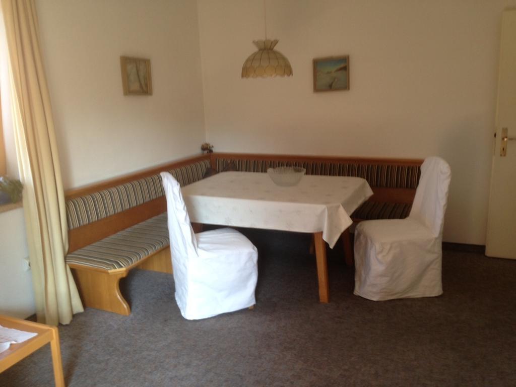 Apartamento Haus Riedl Seefeld in Tirol Habitación foto